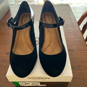 Mary Jane style pump, Gianni Bernini shoe, size 8-1/2 W.